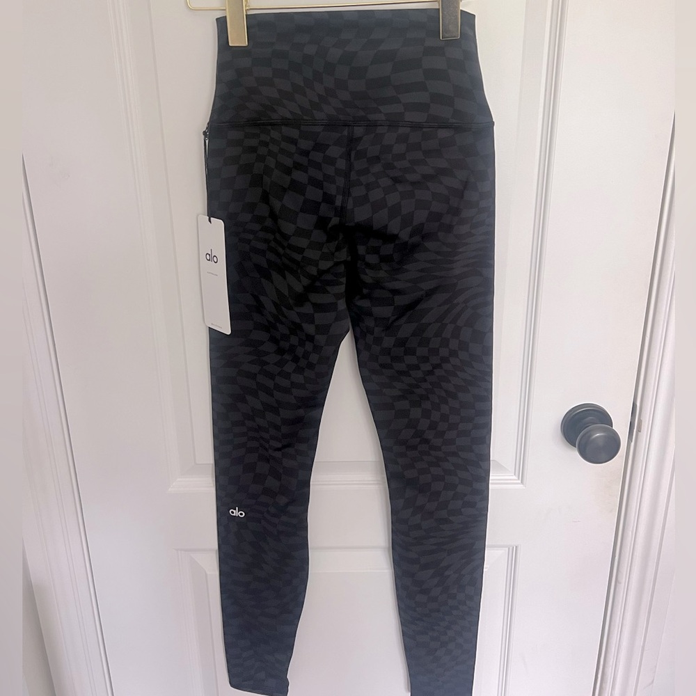 Alo Yoga NWT black jacquard checkered leggings size small
